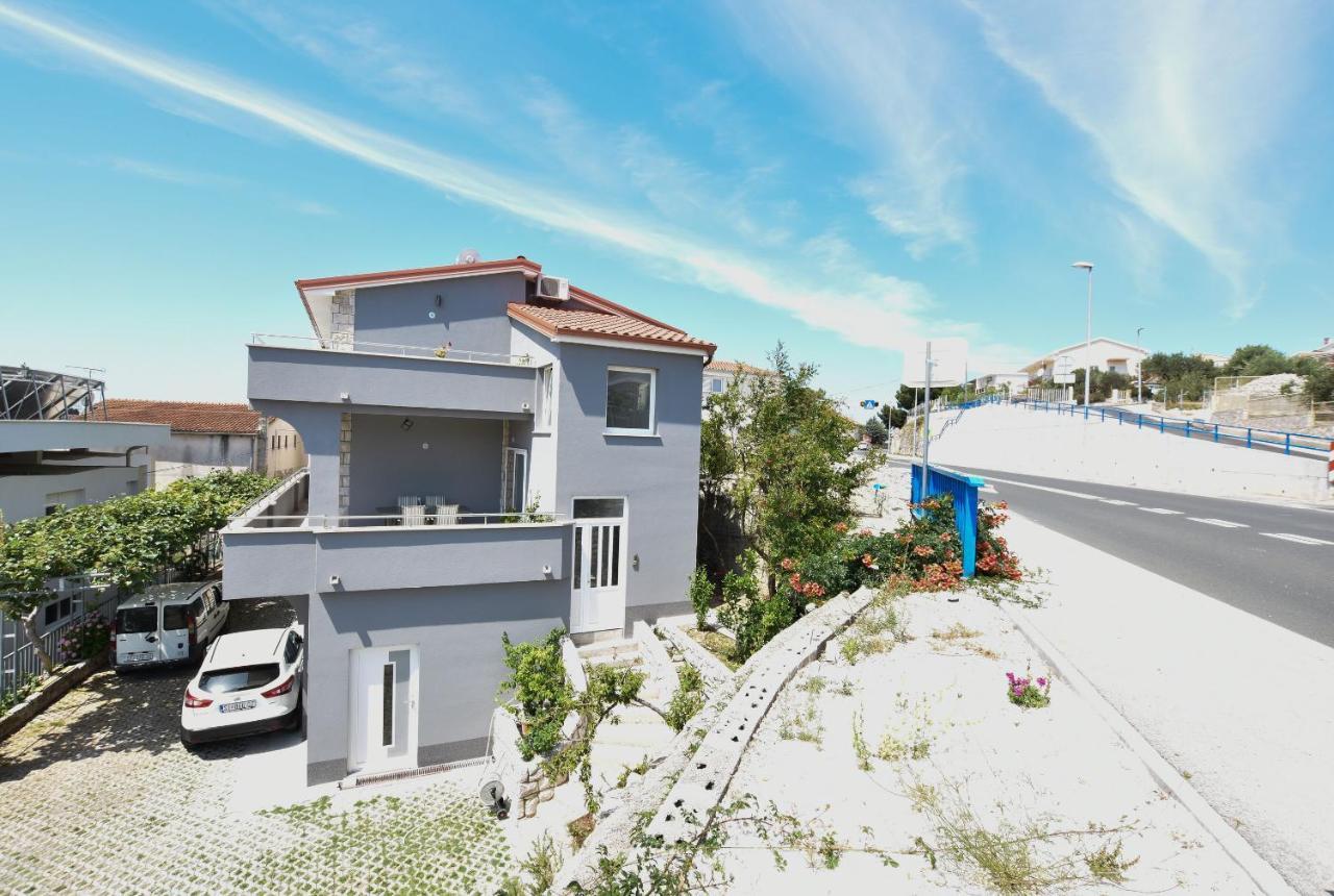 Apartments Mimi Primosten Luaran gambar