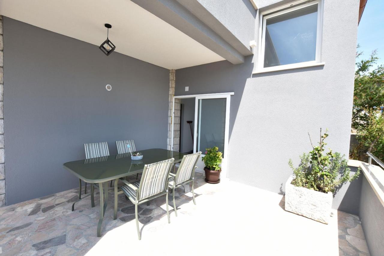 Apartments Mimi Primosten Luaran gambar