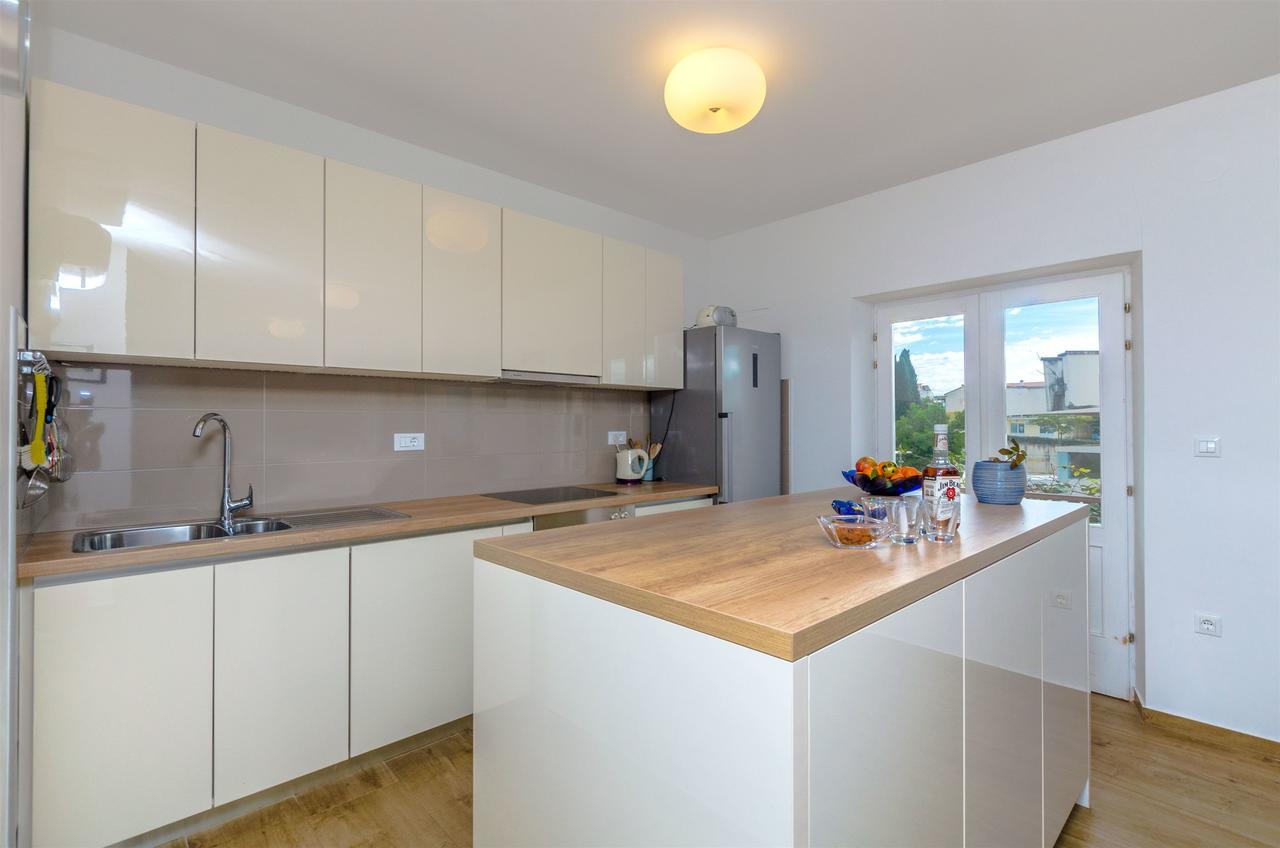 Apartments Mimi Primosten Luaran gambar