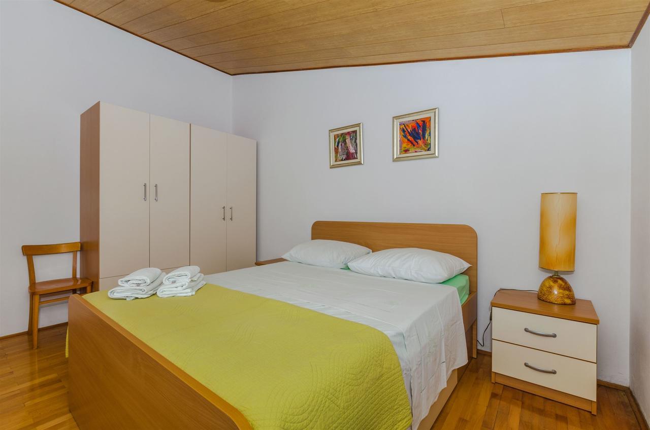 Apartments Mimi Primosten Luaran gambar